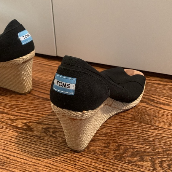 Toms wedges, size 7.5 - Picture 3 of 9